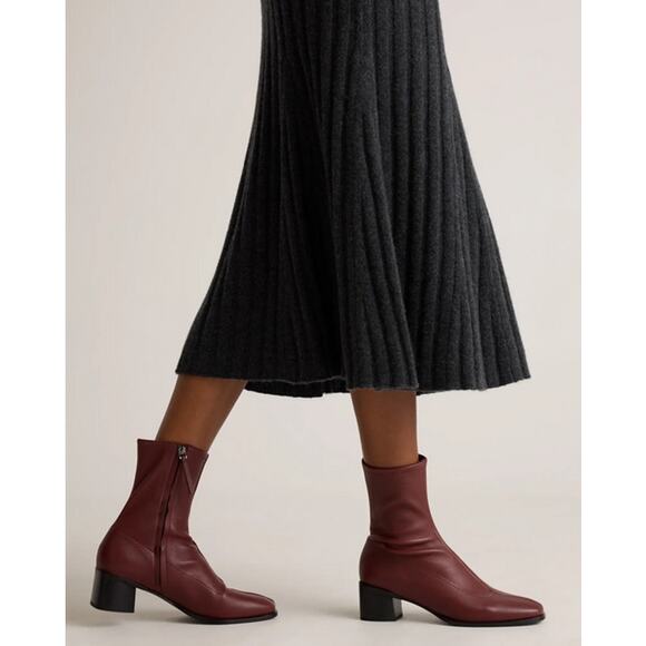 Italian Leather Stretch Sock Bootie Merlot Size 8 NWT - Picture 2 of 6